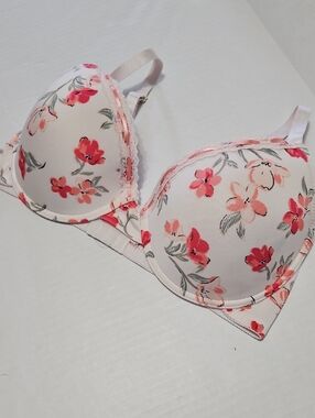 just be Floral Lace-Trim Underwire Seamless Bra - Pink & Cream Size 38C